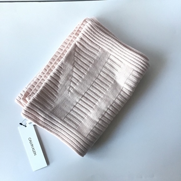 NWT CALVIN KLEIN PLAITED LOGO LOOP SCARF - Picture 3 of 5